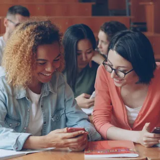 Cómo las universidades y el e-learning están localizando contenidos para estudiantes internacionales